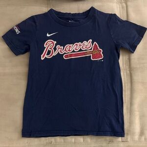 Nike kids Atlanta Braves Navy T-Shirt “Riley” size Small